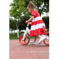 crianças equilibram bicicleta e equilibram bicicleta com freio